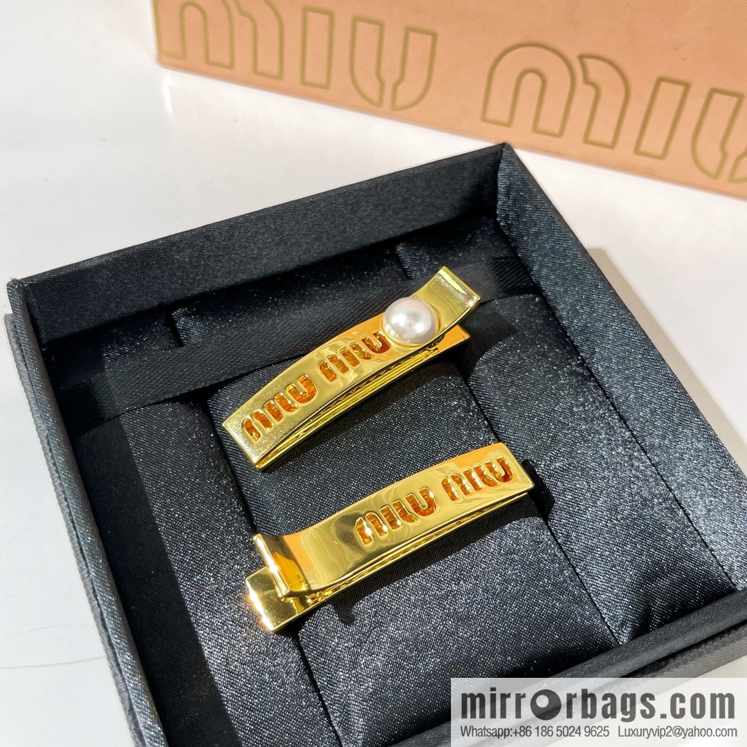 MIU MIU Miao Miao Pearl Duck Beak Clip Hairpin Hairpin