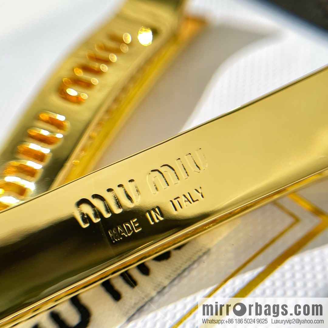 MIU MIU Miao Miao Pearl Duck Beak Clip Hairpin Hairpin