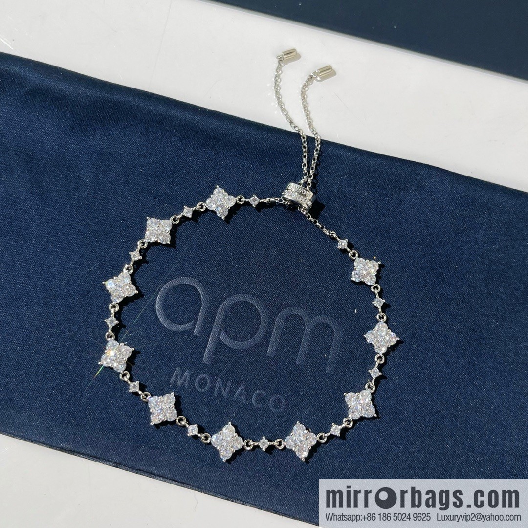 APM Monaco sparkle adjustable, silver-white temperament four-leaf clover bracelet
