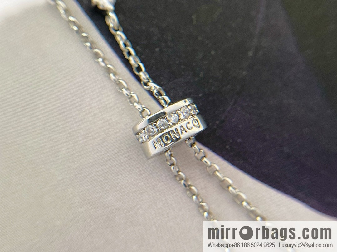 APM Monaco sparkle adjustable, silver-white temperament four-leaf clover bracelet