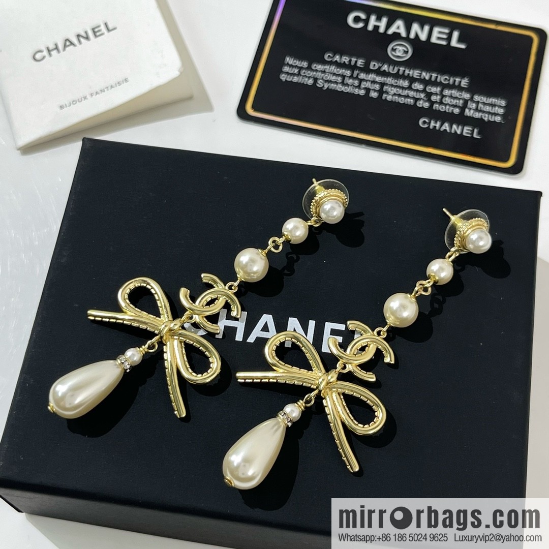 New ☑️ Chanel gold double c bow, stud earrings