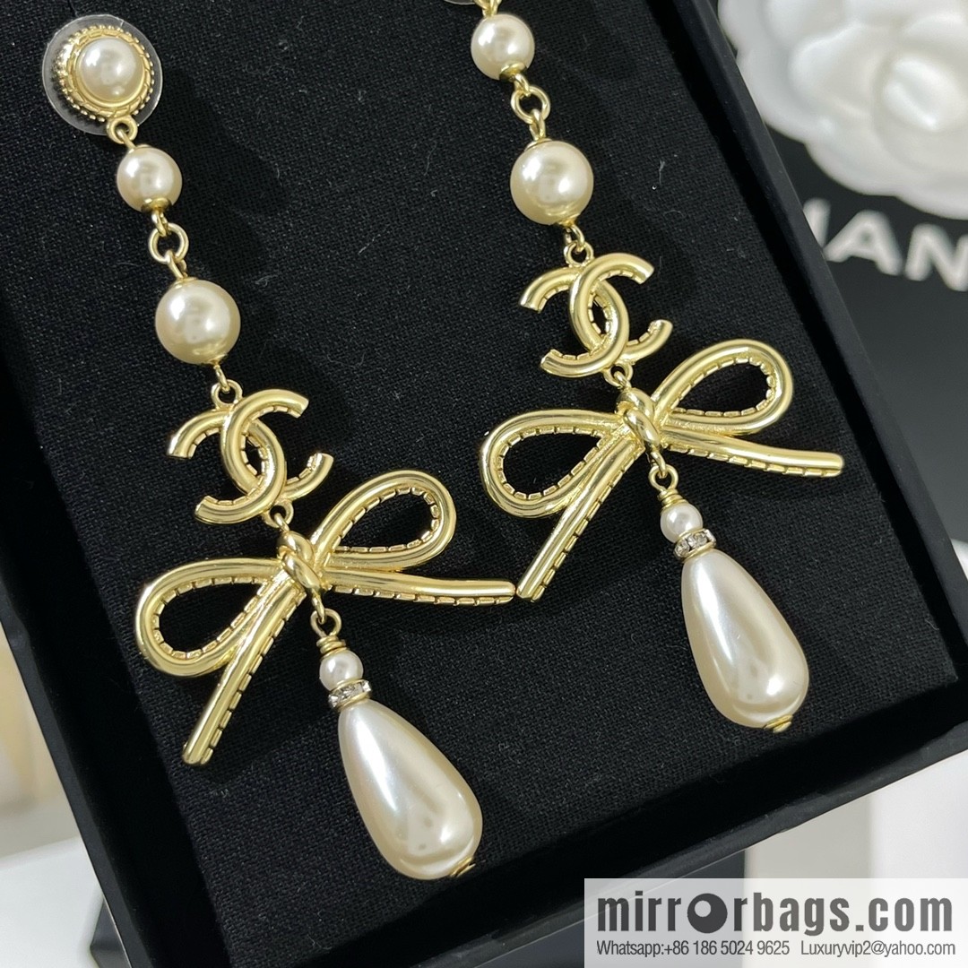 New ☑️ Chanel gold double c bow, stud earrings