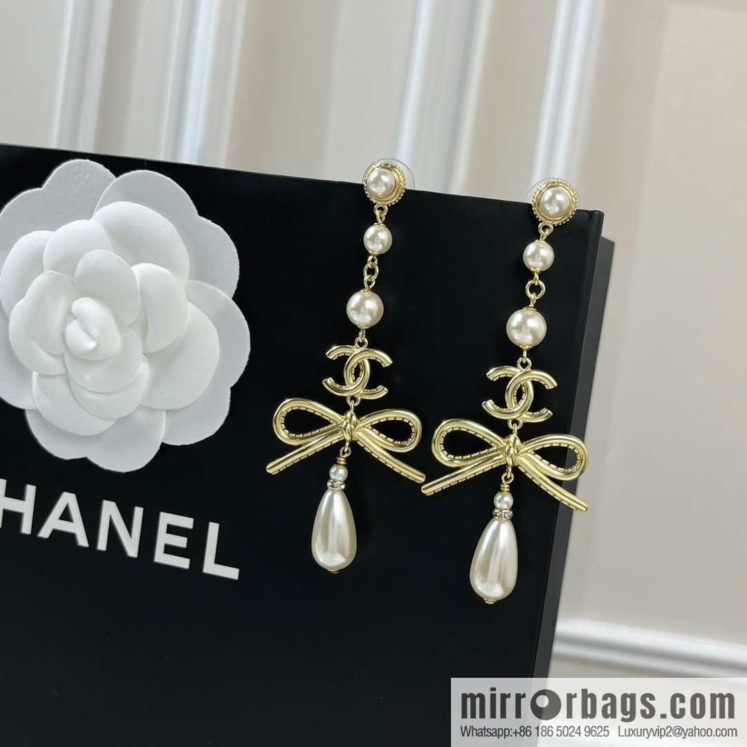 New ☑️ Chanel gold double c bow, stud earrings