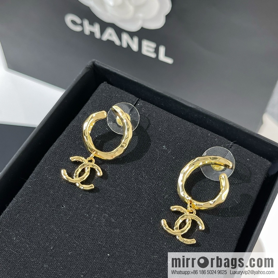 New ☑️ Chanel gold double c stud earrings