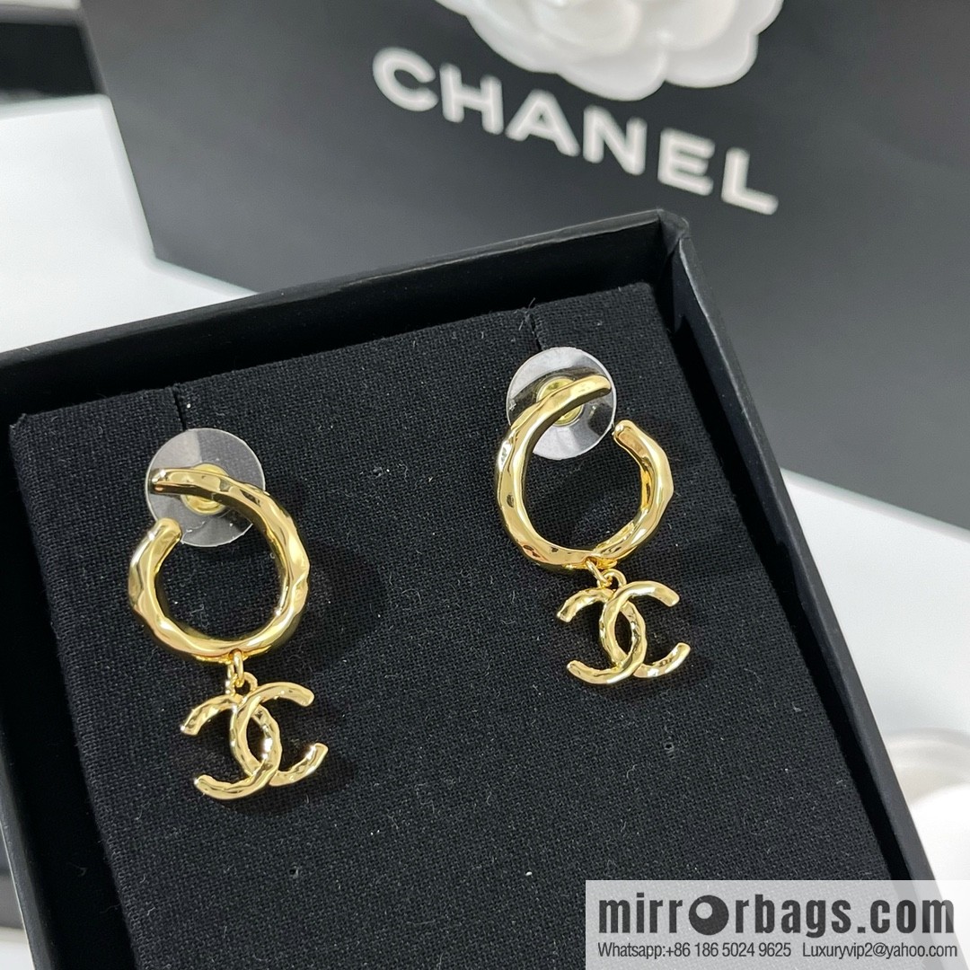 New ☑️ Chanel gold double c stud earrings