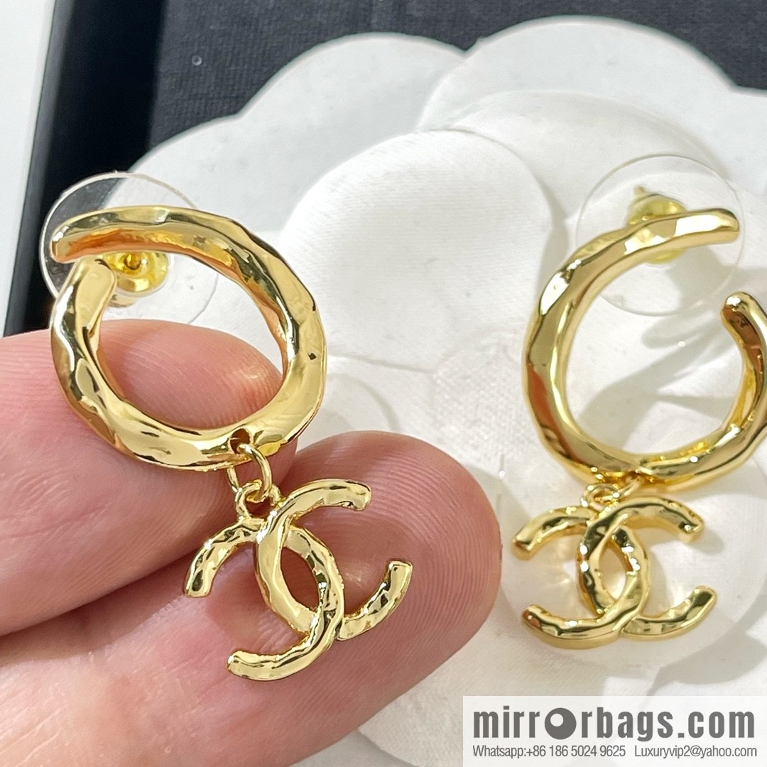New ☑️ Chanel gold double c stud earrings