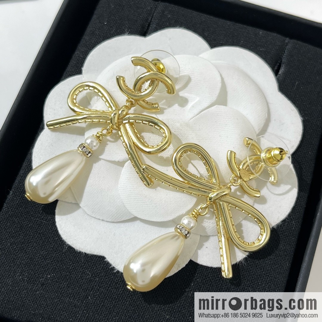 New ☑️ Chanel double c bow, pearl, stud earrings