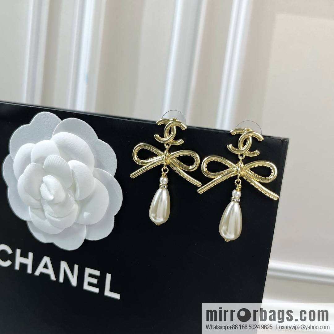 New ☑️ Chanel double c bow, pearl, stud earrings