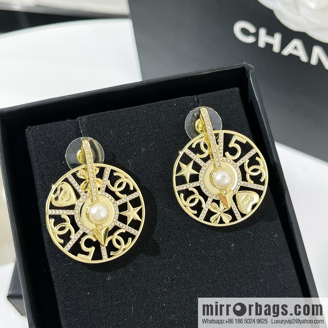 New ☑️ Chanel turntable pearl stud earrings