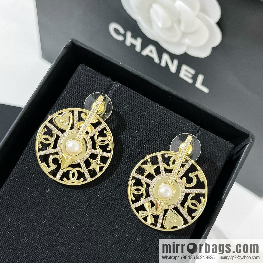 New ☑️ Chanel turntable pearl stud earrings