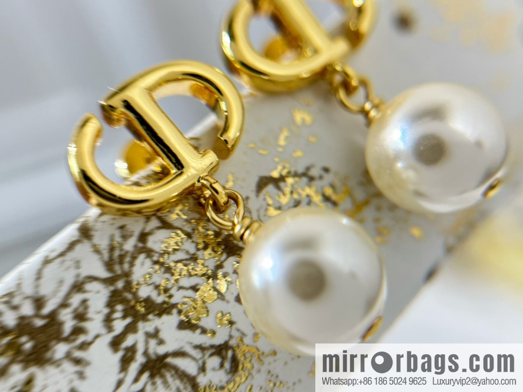 New ☑️ Dior CD pearl stud earrings