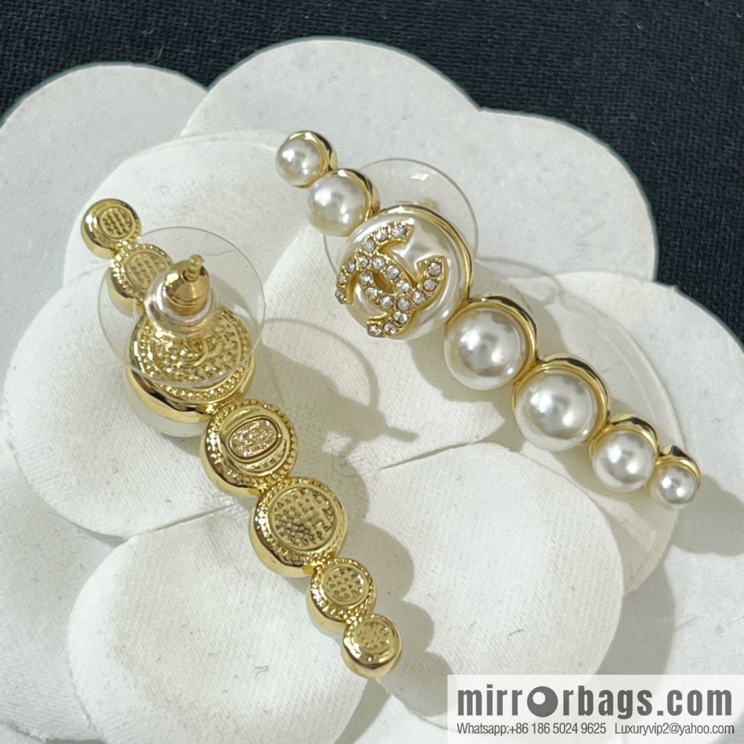 New ☑️ Chanel double c pearl stud earrings