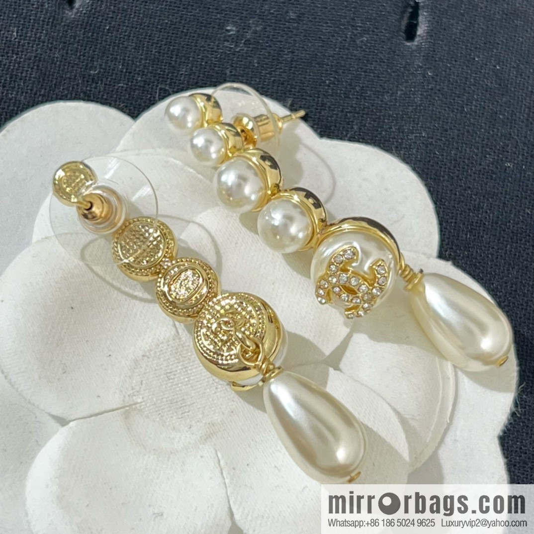 New ☑️ Chanel double c pearl stud earrings