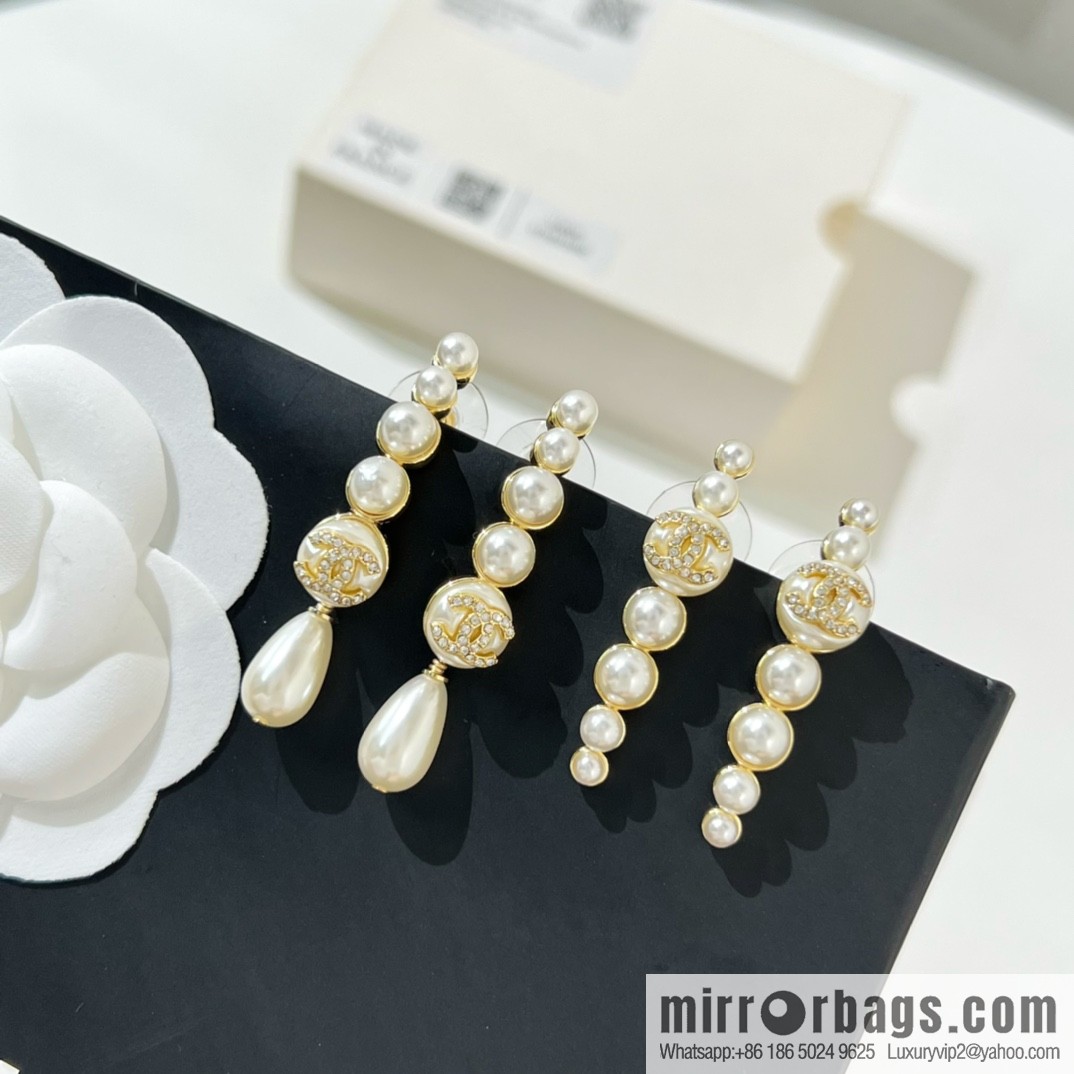 New ☑️ Chanel double c pearl stud earrings