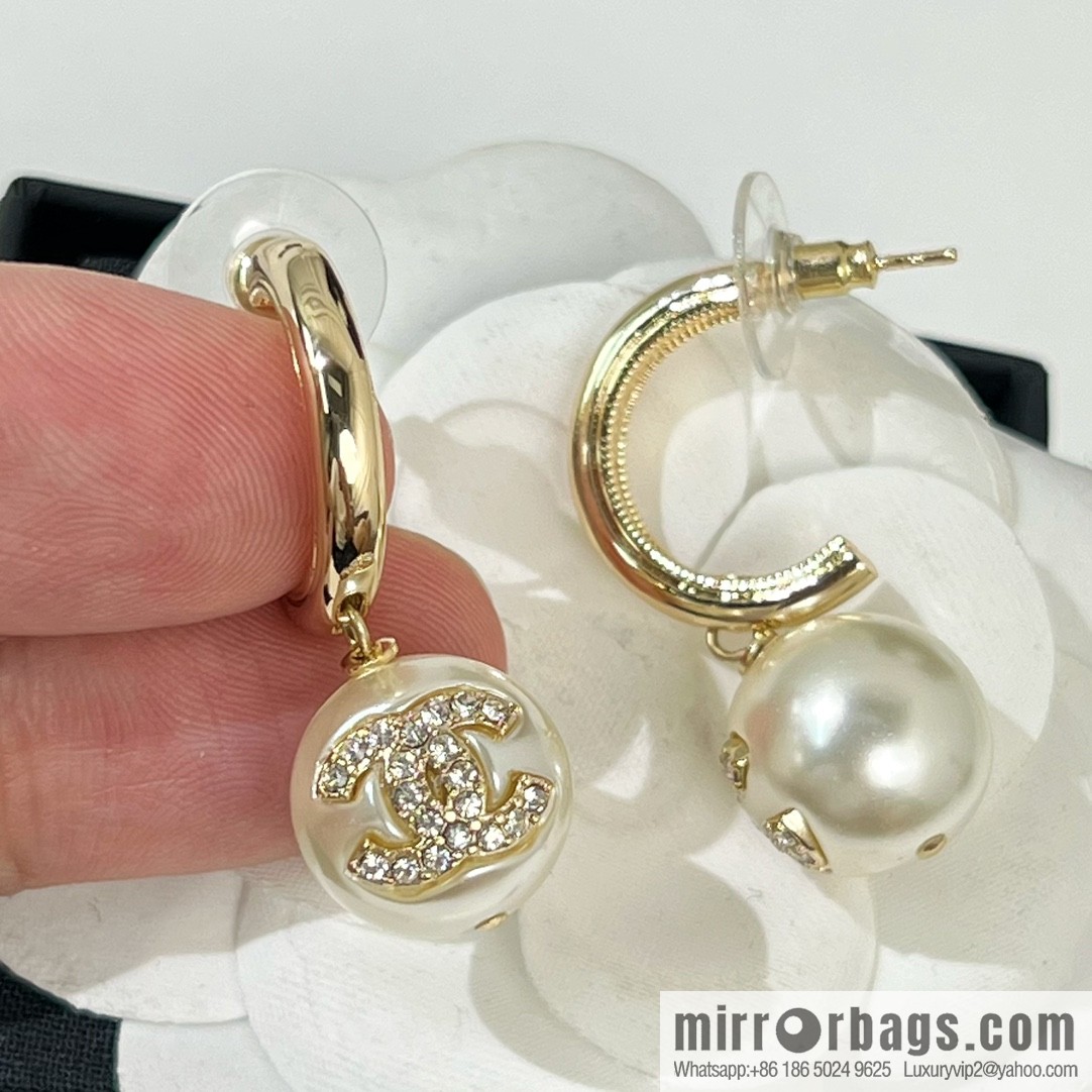 New ☑️ Chanel double c pearl stud earrings