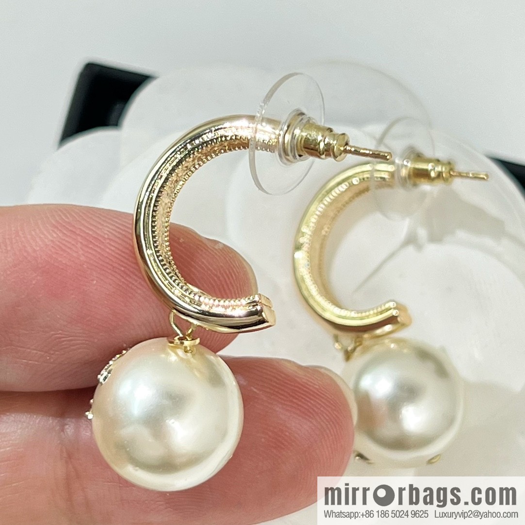 New ☑️ Chanel double c pearl stud earrings