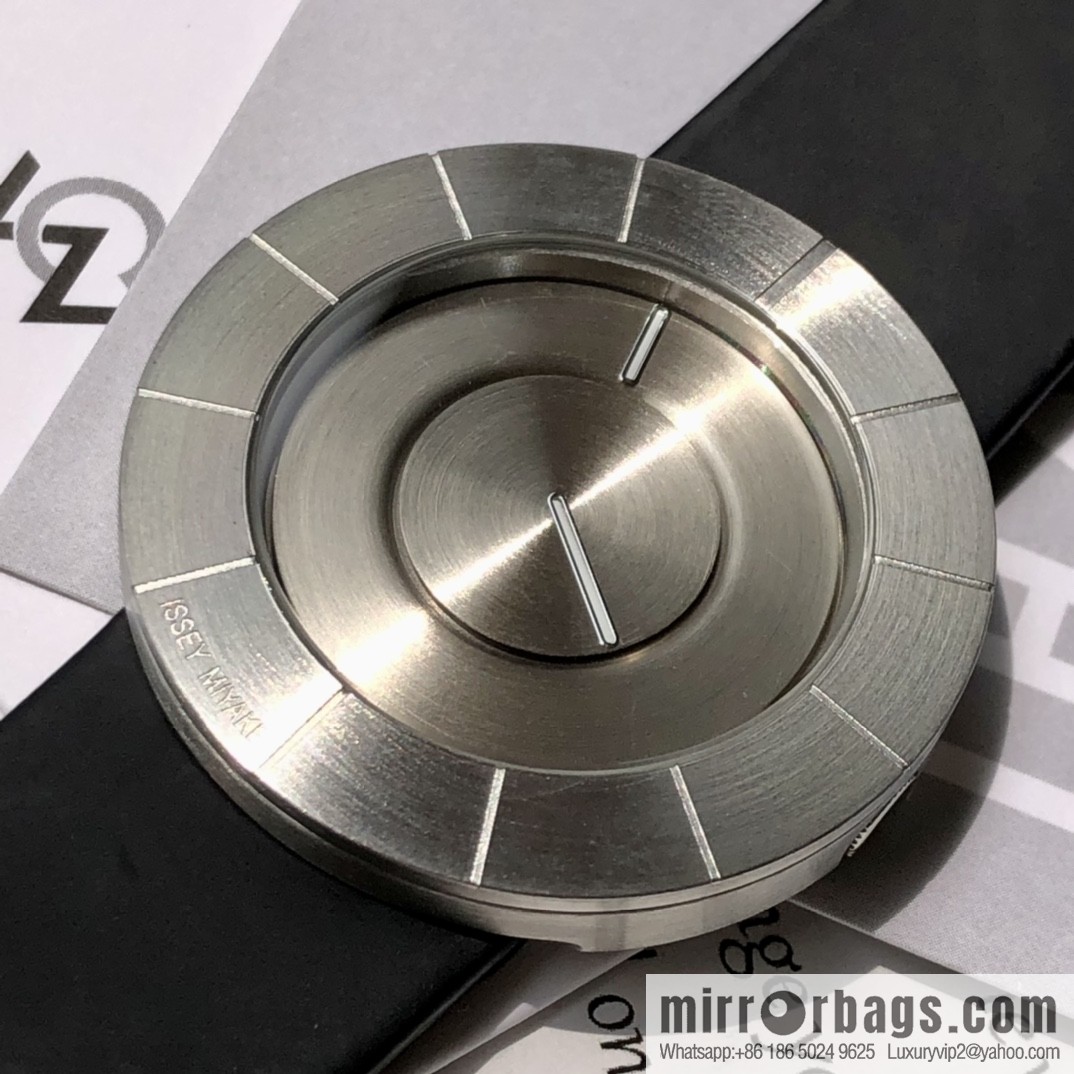 Issey Miyake! Original order quartz watch