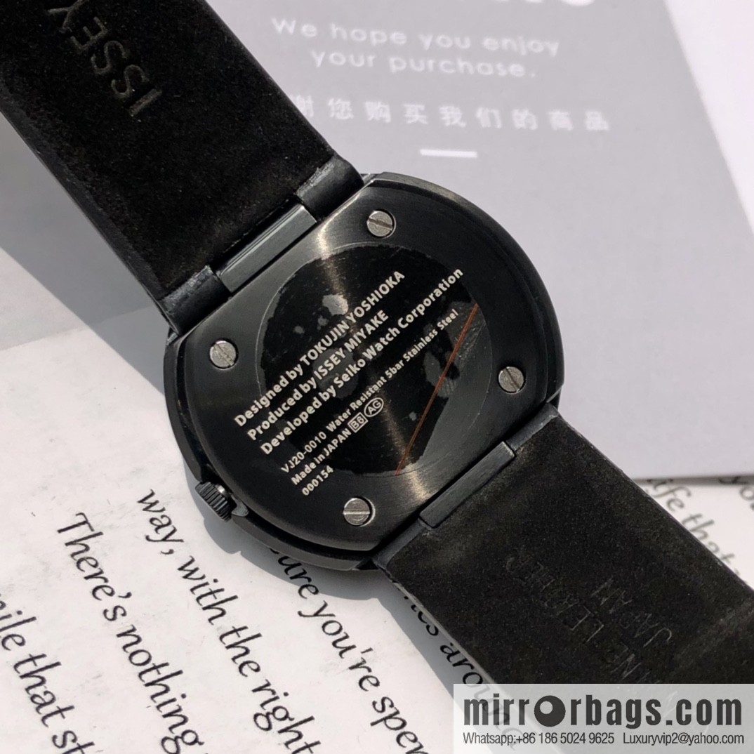 Issey Miyake! Original order quartz watch