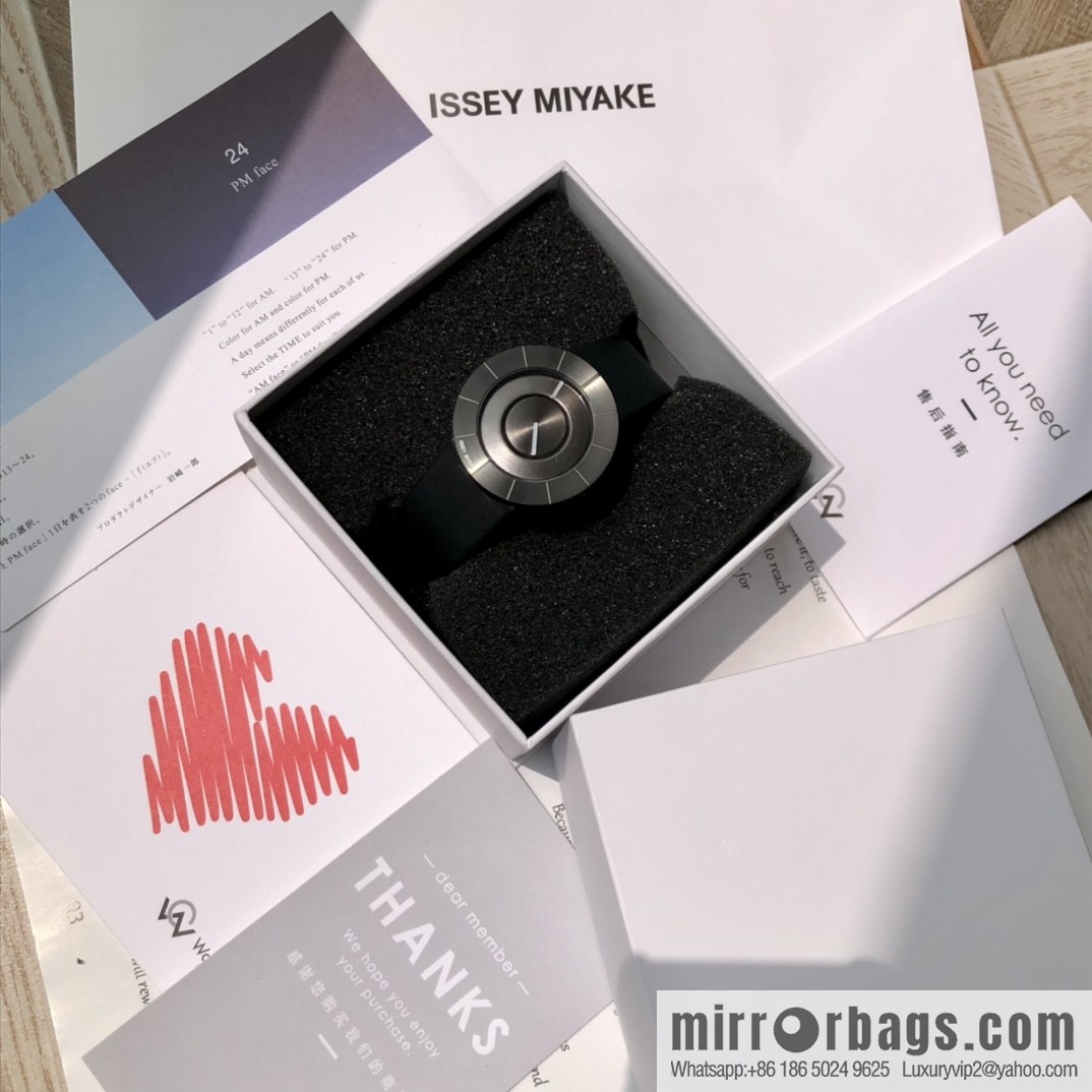 Issey Miyake! Original order quartz watch