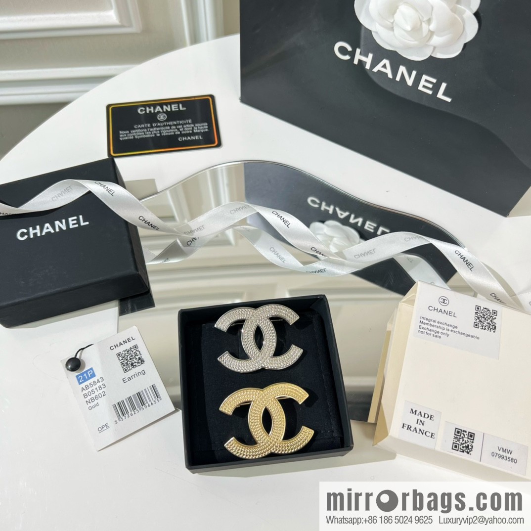 New ☑️ Chanel double c brooch