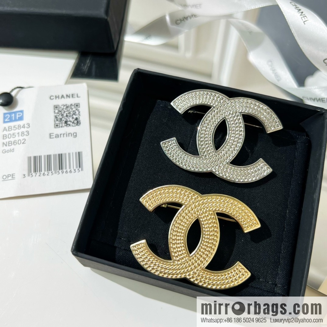 New ☑️ Chanel double c brooch