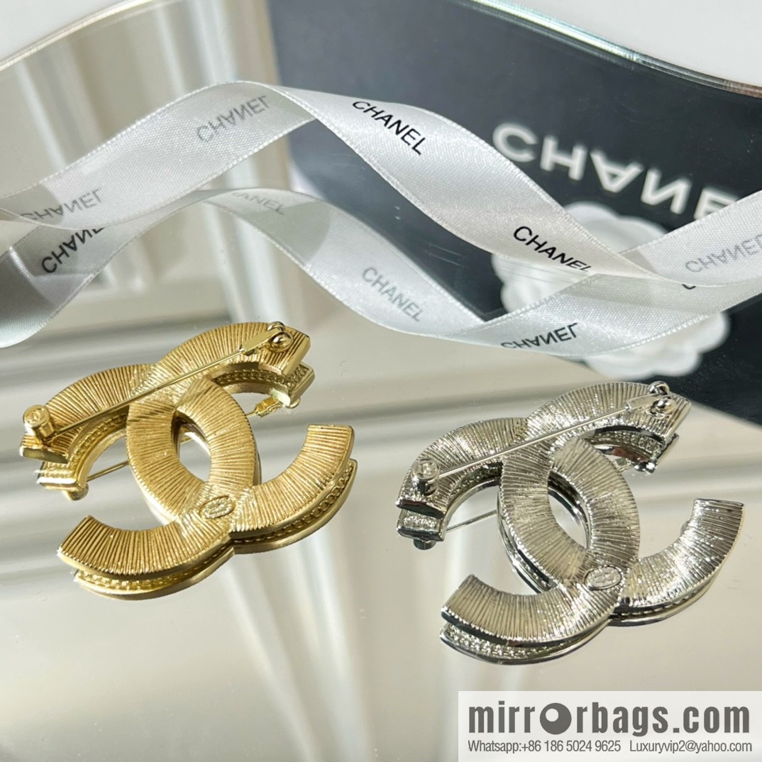 New ☑️ Chanel double c brooch