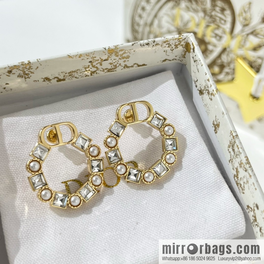 New ☑️ Dior CD square diamond stud earrings