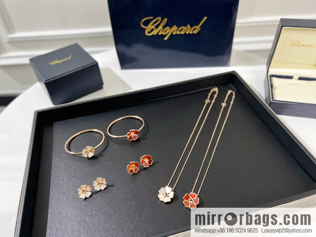 Chopard PRECIOUS LACE VAGUE 5 heart agate, white shell necklace, bracelet