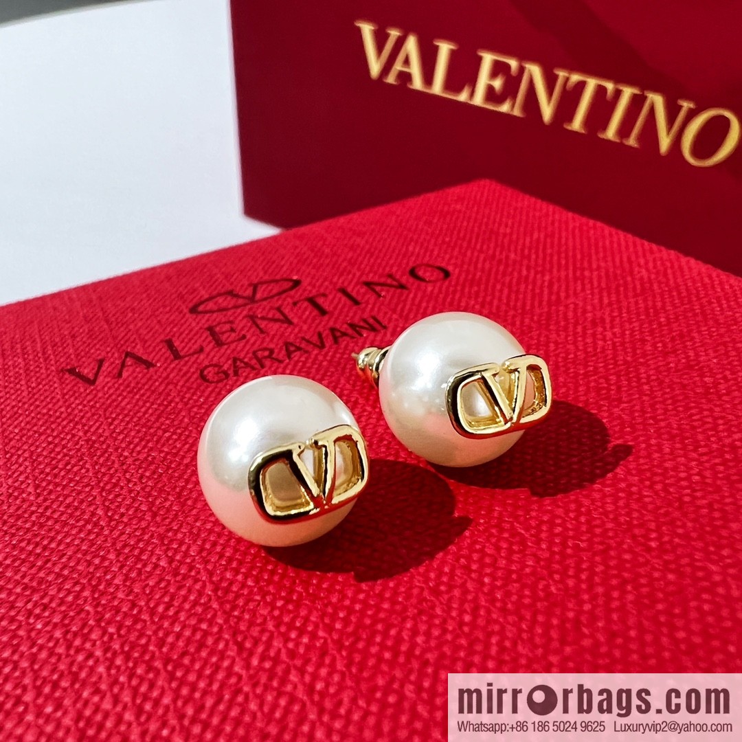 New ☑️ Valentino pearl earrings