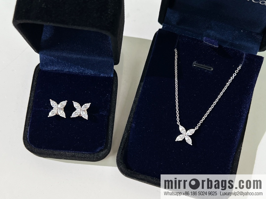 Tiffany & Co. Tiffany Victoria ™ M series four-leaf clover horse eye necklace stud earrings