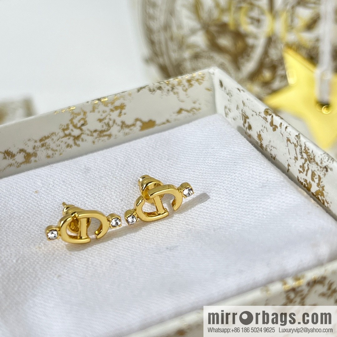 New ☑️ Dior CD letter stud earrings