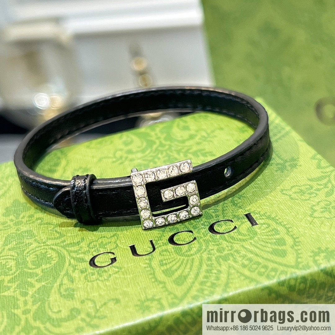 New Gucci Gucci letter leather bracelet
