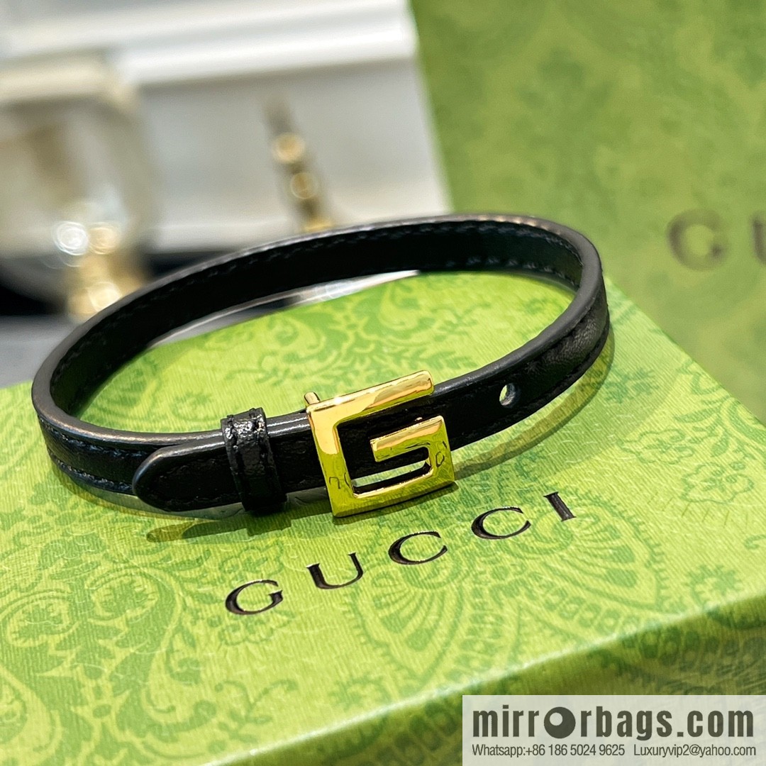 New Gucci Gucci letter leather bracelet