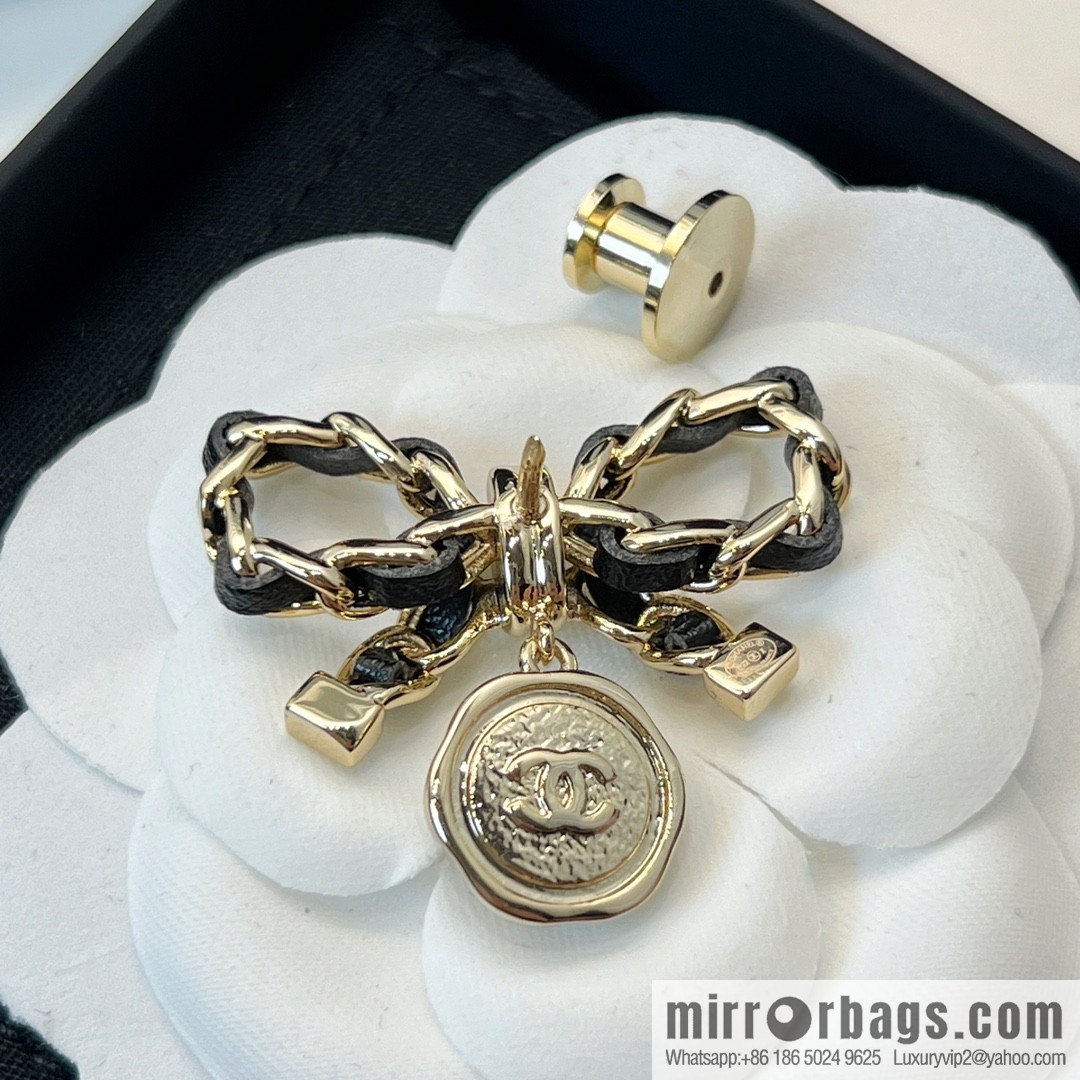 New ☑️ Chanel double c black leather rope bow brooch