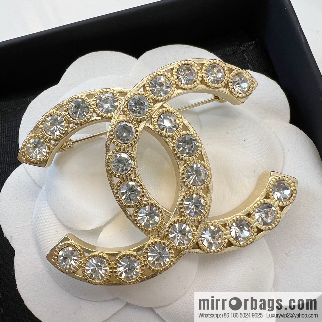 New ☑️ Chanel double c gold full diamond brooch