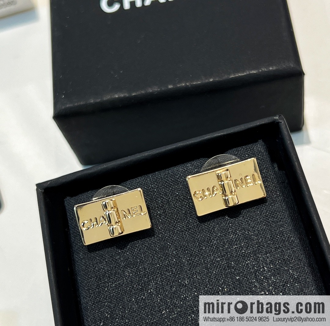 New ☑️ Chanel square gold stud earrings