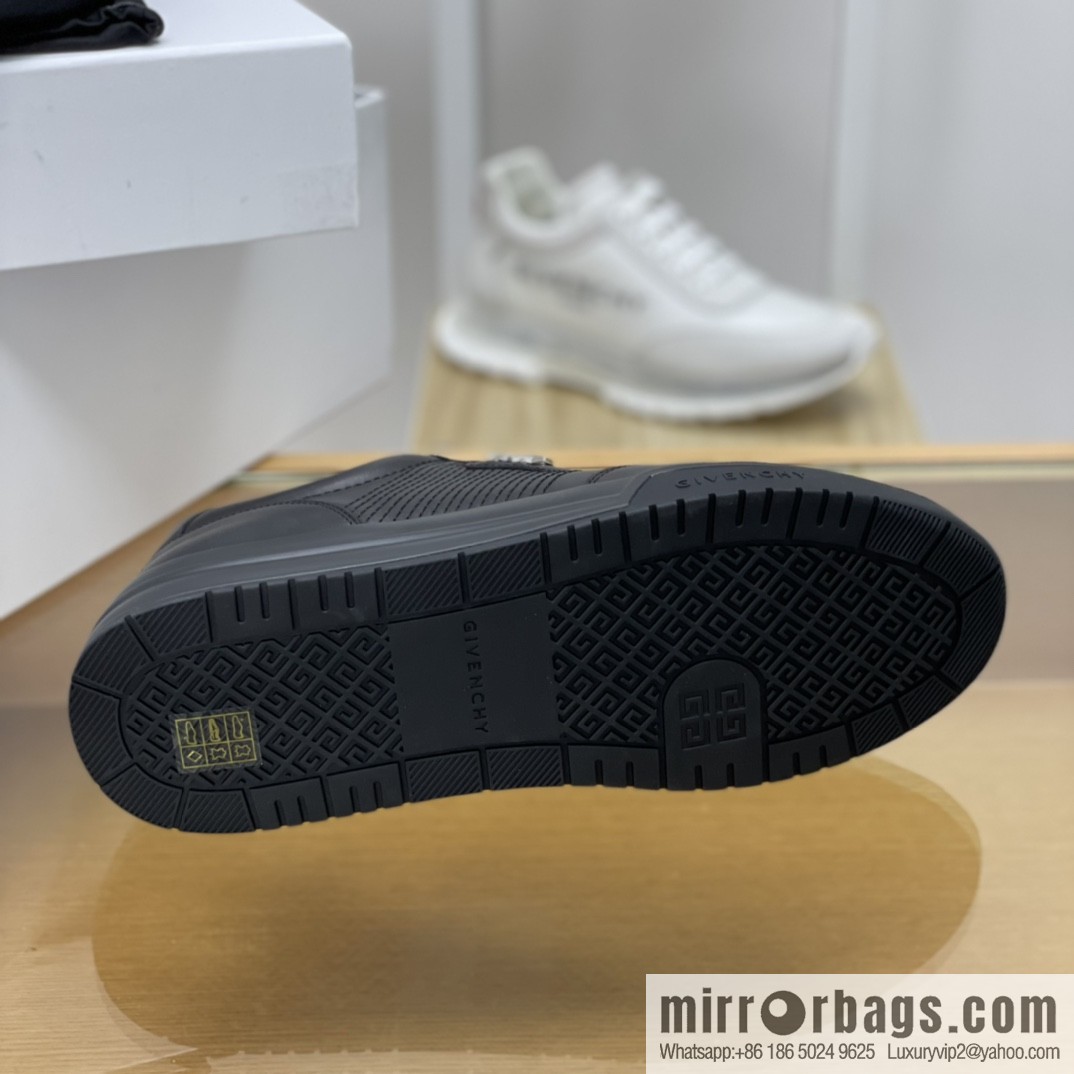 GIVENCHY Givenchy, made of leather, iconic metal buckle 4 G pattern New men's sports Casual Shoes