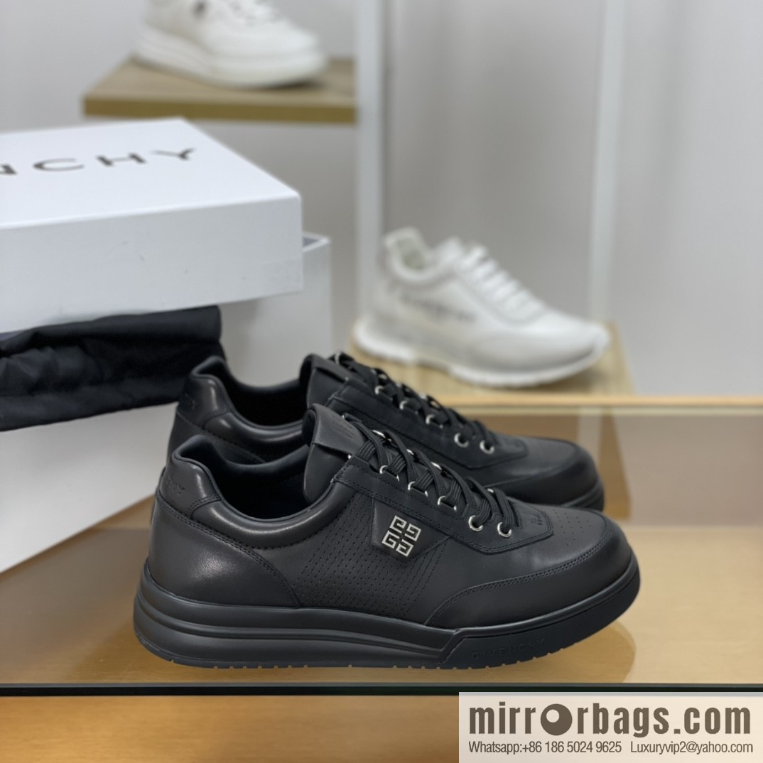 GIVENCHY Givenchy, made of leather, iconic metal buckle 4 G pattern New men's sports Casual Shoes