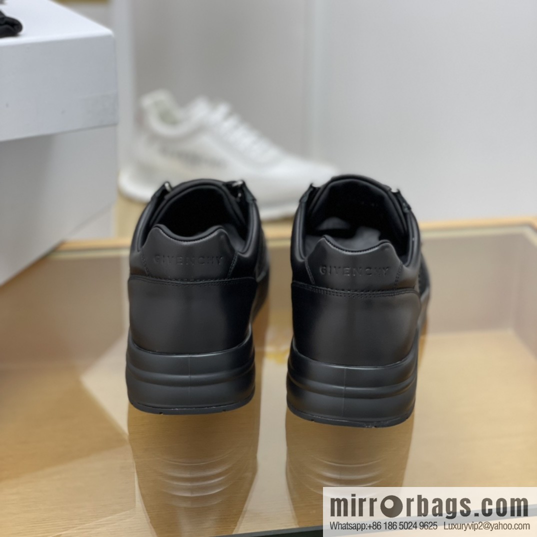 GIVENCHY Givenchy, made of leather, iconic metal buckle 4 G pattern New men's sports Casual Shoes