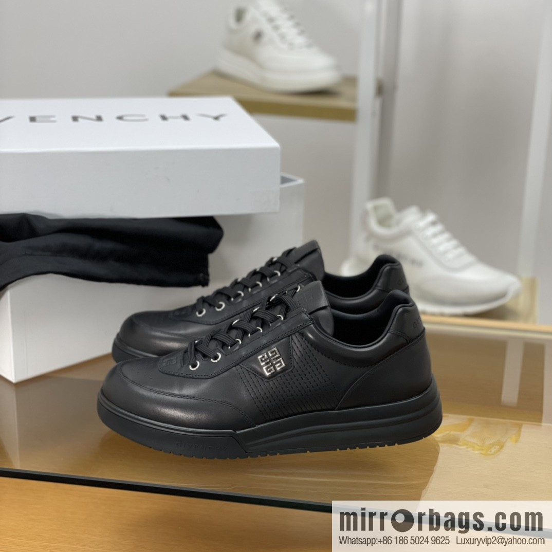 GIVENCHY Givenchy, made of leather, iconic metal buckle 4 G pattern New men's sports Casual Shoes