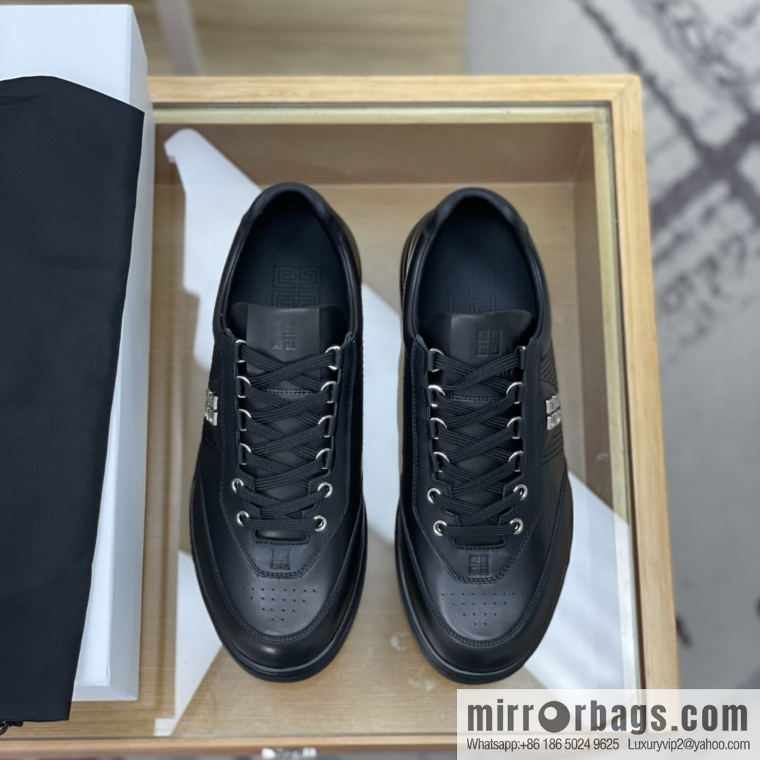 GIVENCHY Givenchy, made of leather, iconic metal buckle 4 G pattern New men's sports Casual Shoes
