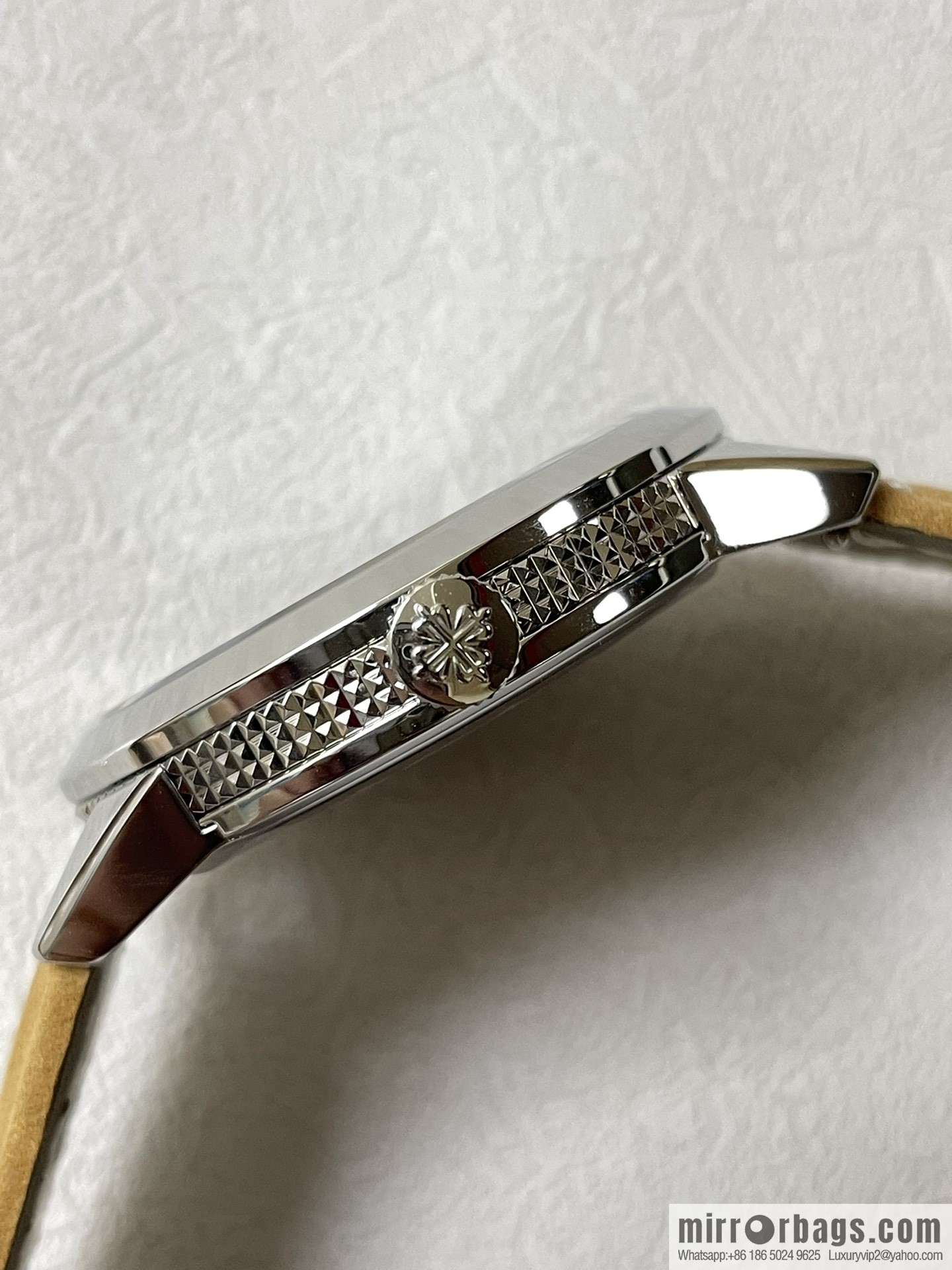 Patek Philippe Calatrava series ref.5226G-001 watch