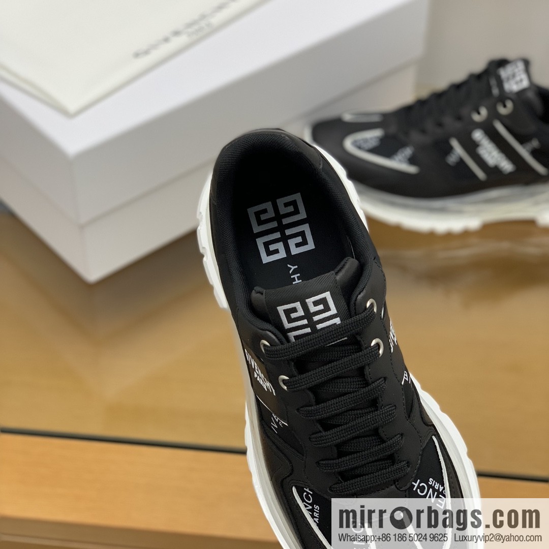 GIVENCHY Givenchy, made of leather, iconic metal buckle 4 G pattern New men's sports Casual Shoes