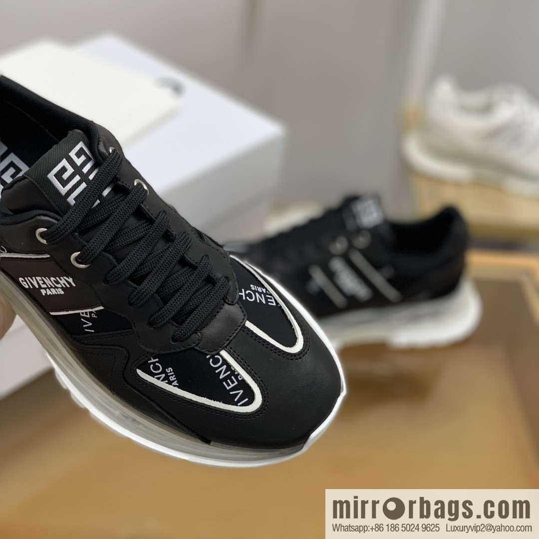 GIVENCHY Givenchy, made of leather, iconic metal buckle 4 G pattern New men's sports Casual Shoes