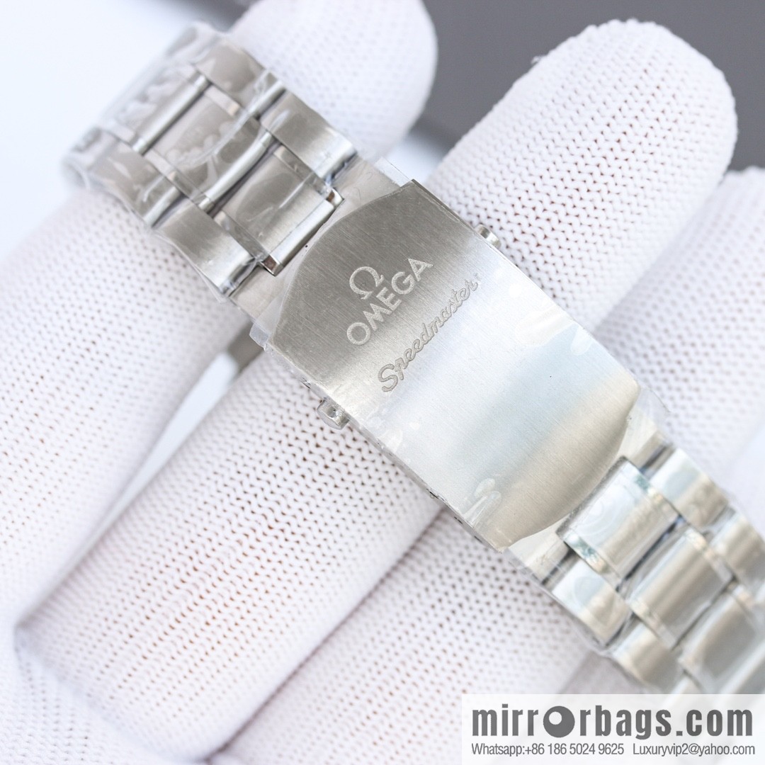 Omega Speedmaster Series 32.40.50.06 Multifunction Chronograph Watch