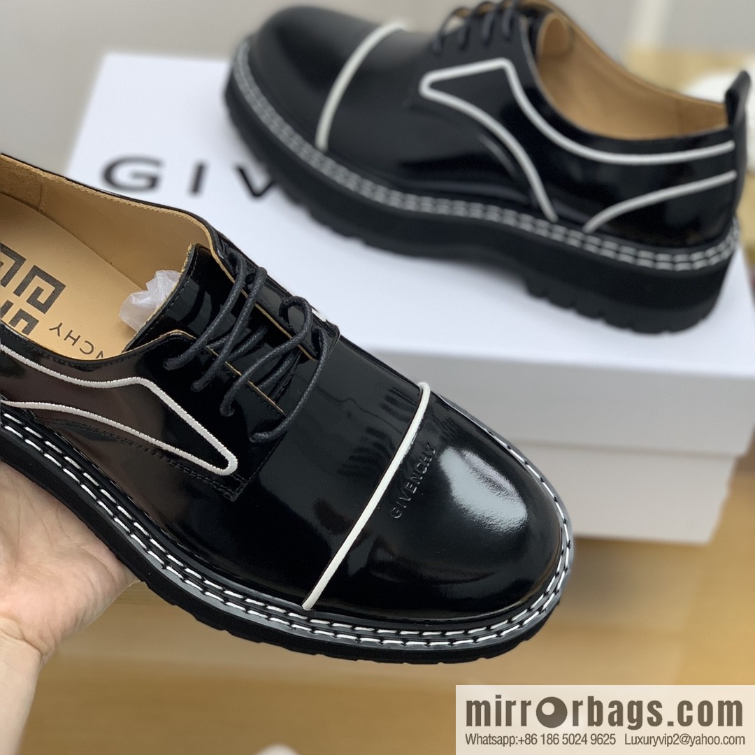 Givenchy Givenchy, selected leather making men's derby shoes