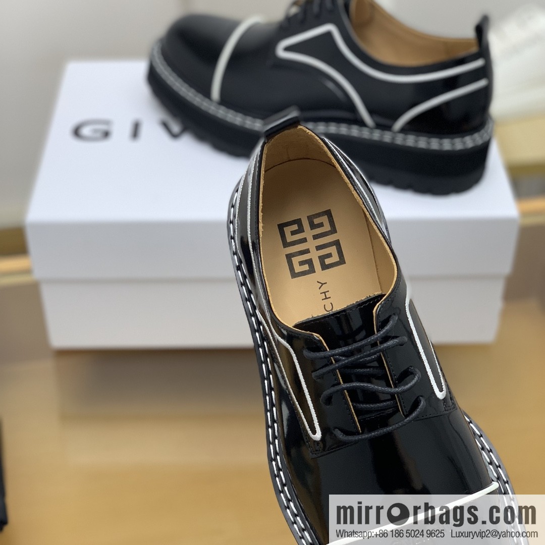 Givenchy Givenchy, selected leather making men's derby shoes
