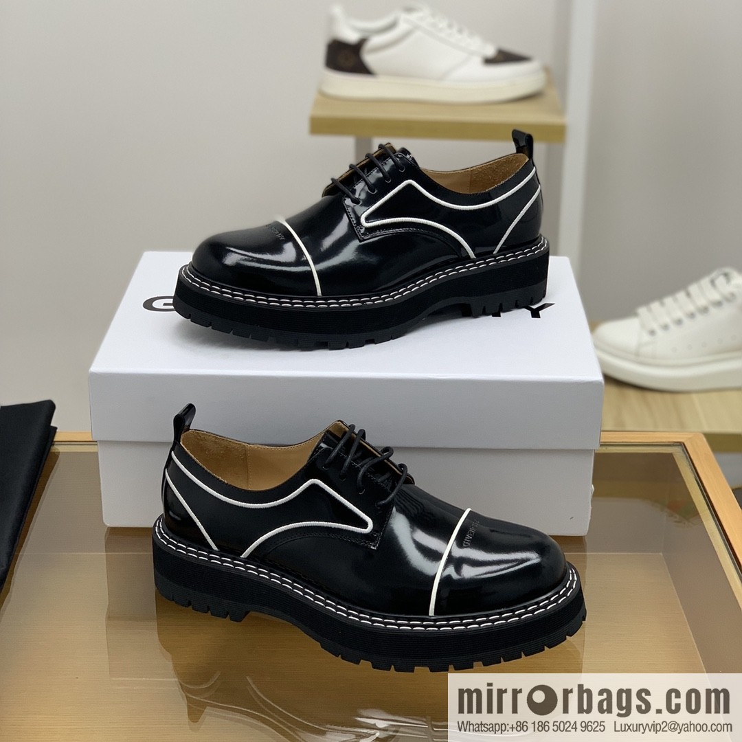 Givenchy Givenchy, selected leather making men's derby shoes