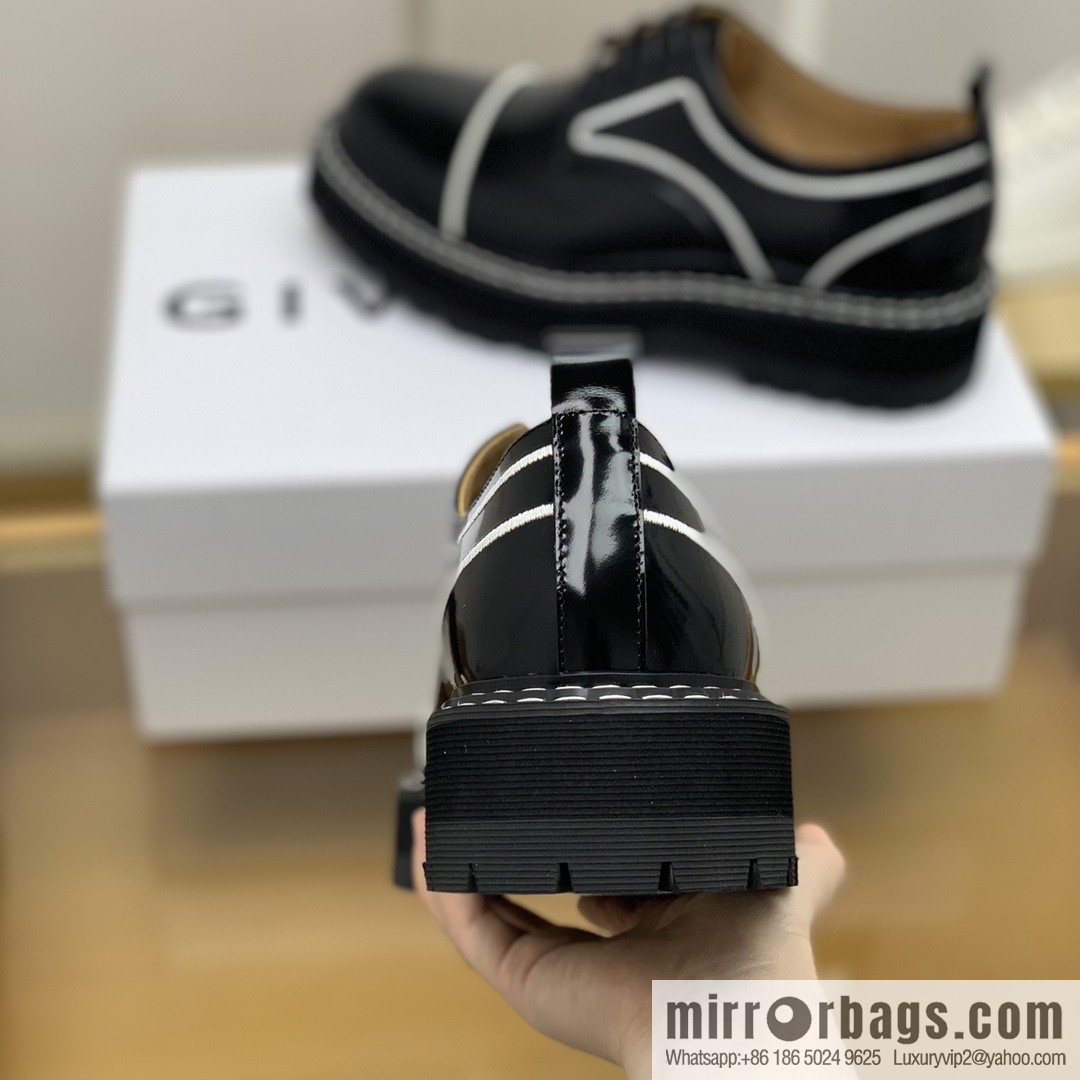 Givenchy Givenchy, selected leather making men's derby shoes