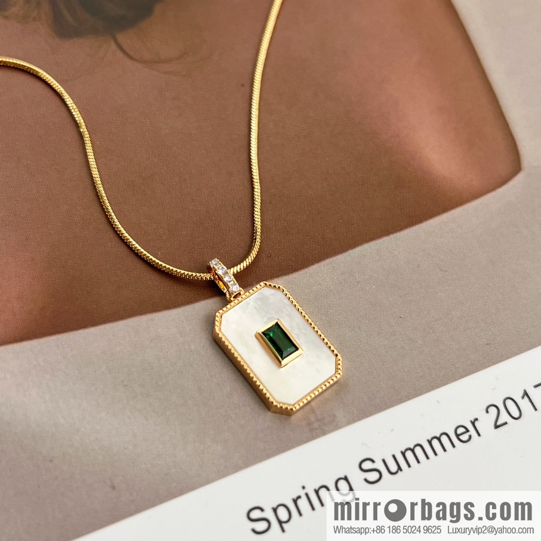 Chopard HAPPY DIAMONDS ICONS square necklace